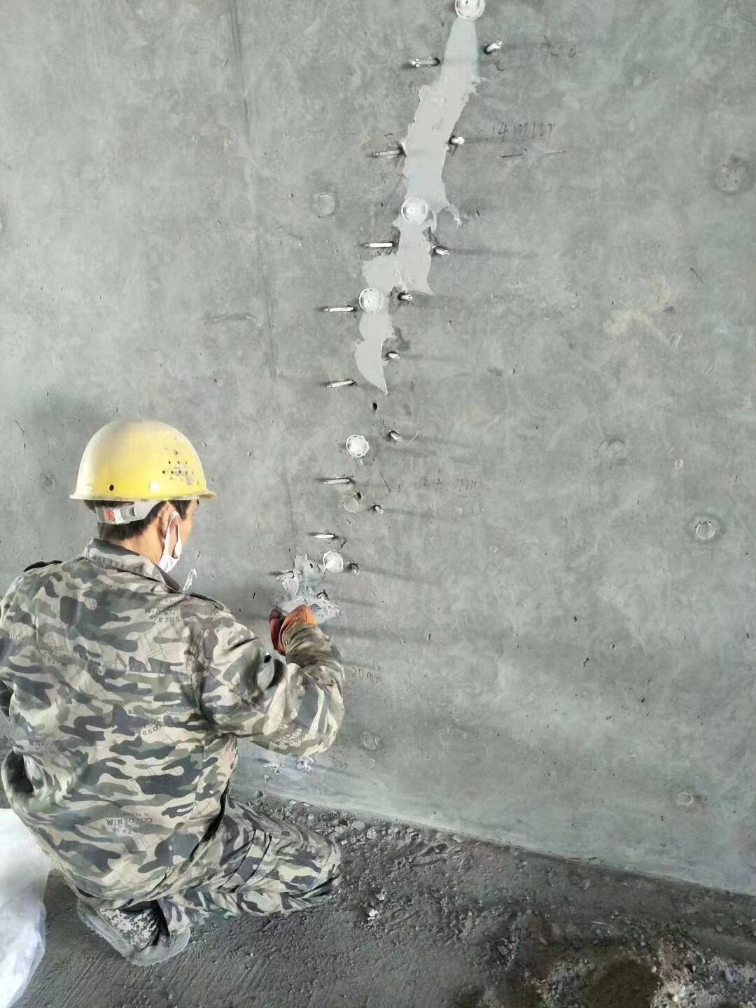 延安混凝土楼板裂缝加固施工的方案